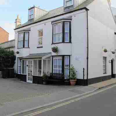 Stone's Throw Guest House Hotel Exterior
