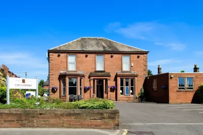 كاليدونيان هوتل Hotels near River Nith