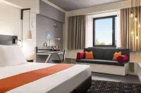 Vienna House Easy by Wyndham Bucharest Airport Отели в г. 