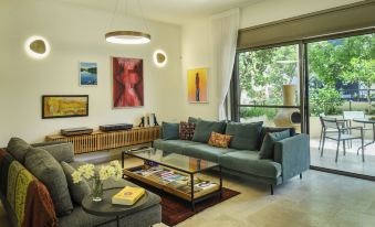 Luxurious Family Three Story House with Mamad by Sea N' Rent