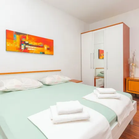 Apartments Amulic Отели в г. Дуће