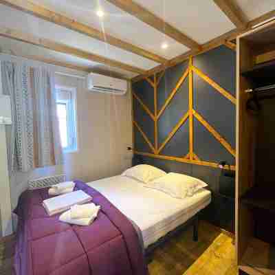 Camping La Pinède Rooms