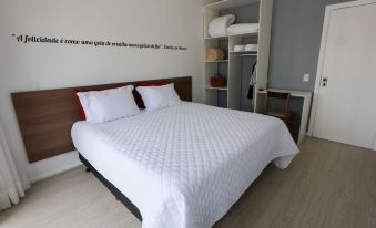 Bristol Metropolitan Flat