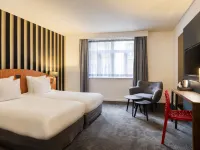 Aris Grand Place Hotel Hotels near Place St. Gery