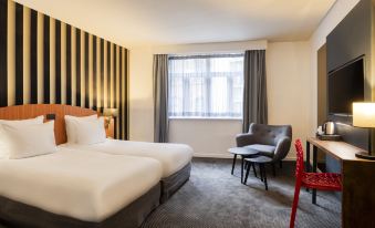Aris Grand Place Hotel