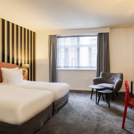Aris Grand Place Hotel