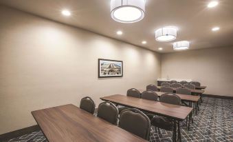La Quinta Inn & Suites by Wyndham Dallas Northeast-Arboretum