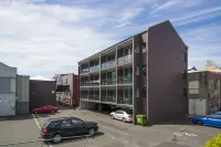 315 Euro Motel and Serviced Apartments Отели рядом с достопримечательностью «Библиотека Данидин Сити»
