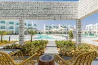 Tanoak Hotel - Pools