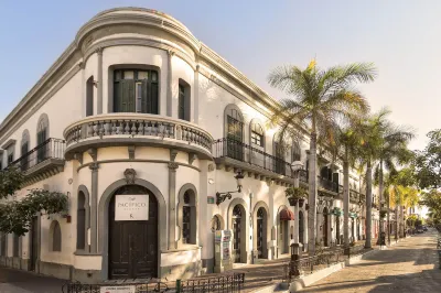 Hotel Boutique Casa Lulu Hotels near Monument to the Continuity of Life