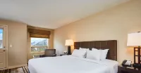 Grande Rockies Resort-Bellstar Hotels & Resorts Отели в г. Канмор