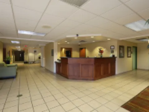 Allure Suites of Fort Myers Hotels in Lee County