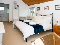 Boulders Beach Hotel, Cafe and Curio Shop Hotels near Bosky Dell on Boulders Beach - Cape Coastal Accommodation