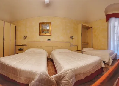 Le Petit Hotel
