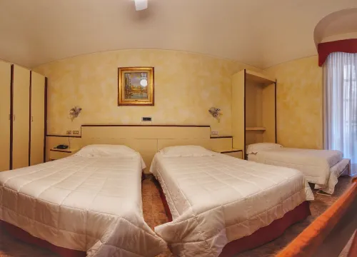 Le Petit Hotel