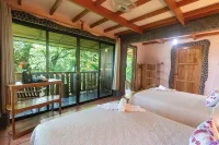 La Cusinga Lodge Hotels near Costa Verde Surf shop