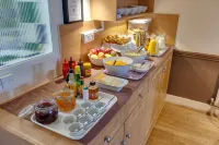 The Sportsview Guest House - Breakfast
