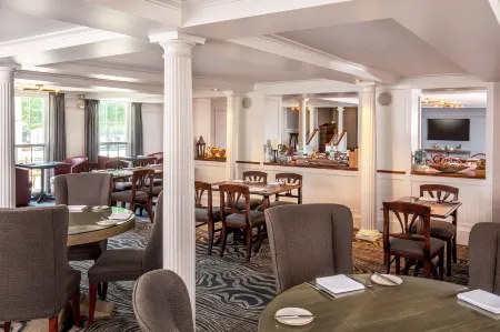 The Equinox Golf Resort & Spa Отели рядом с достопримечательностью «Sugar Shack»