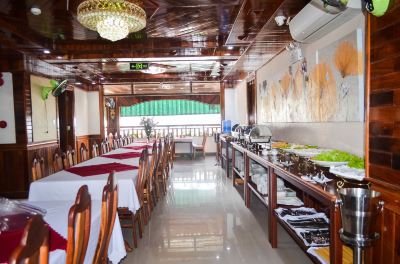 Restaurant San San Hotel Photo