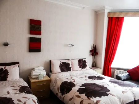 Jasmine Guest House Отели в г. Бармстон