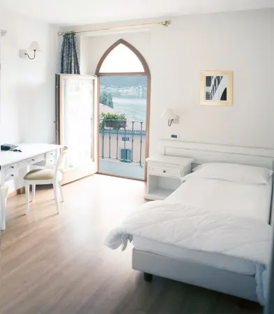 Hotel Sebino Отели в г. Адро