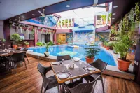 Hotel Menino Executive Hotels near Tropical Spice Plantation