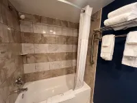 Quality Inn & Suites Louisville East - Wifi