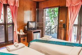 บ้านวิวน้ำ แคมป์ปิ้ง แอนด์ รีสอร์ท
