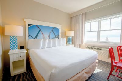 Basic King Room Cedar Point Hotel Breakers Photo