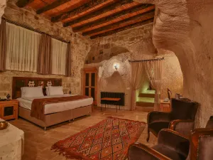 Acropolis Cave Suite