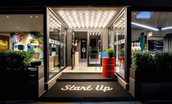 Up Hotel