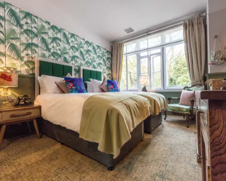 Hand and Spear Hotels in Weybridge