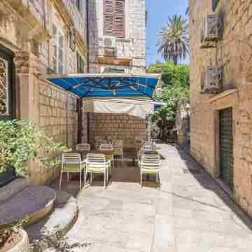 Seagull Apartment Hotel Exterior