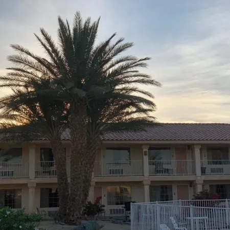 Calipatria Inn and Suites