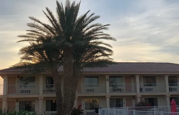 卡里帕特里亞套房酒店