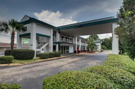 Key West Inn - Montgomery