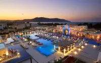 Anemos Luxury Grand Resort فنادق في Asprouliani