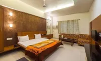 Hotel Rajmandir - 3-Star