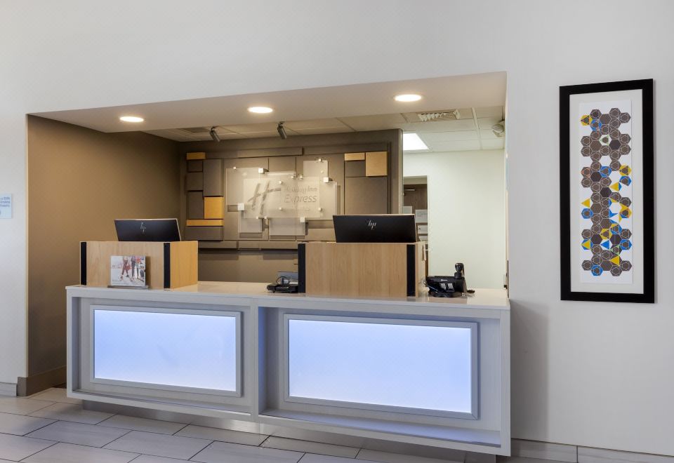 홀리데이 인 익스프레스 호텔 & 스위트 해리슨