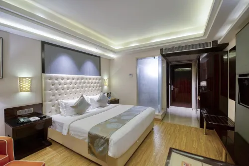 OM Clarks Inn Raebareli - 4 Sao