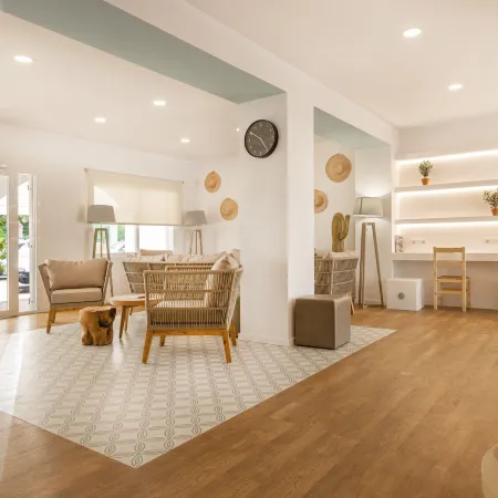 Apartamentos Los Arcos Отели рядом с достопримечательностью «Пляж Санта-Эулалия-дель-Рио»