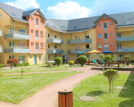 Adonis Grandcamp - Résidence les Isles de Sola Hotels in Grandcamp-Maisy