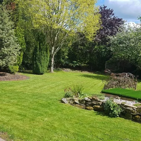 Asperion Hillside Hotel Отели рядом с достопримечательностью «Университет Суррей»