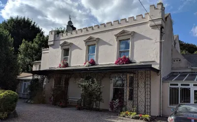 Belvedere Lodge Hotels in Carrigaline