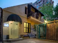 Elysium Gallery Hotels near Freedom Square