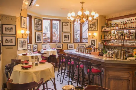 Newbury Guest House Отели рядом с достопримечательностью «Арнолд Арборетум оф Гарвард Юниверсити»