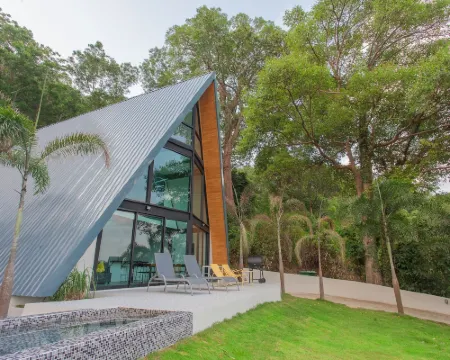 แบมบู การ์เดน เฮาส์ โรงแรมในอำเภอ แหลมสิงห์