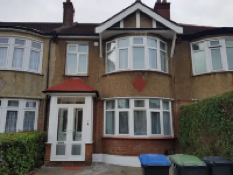 卡瑟林之家高級酒店 鄰近Edmonton Green Station的酒店