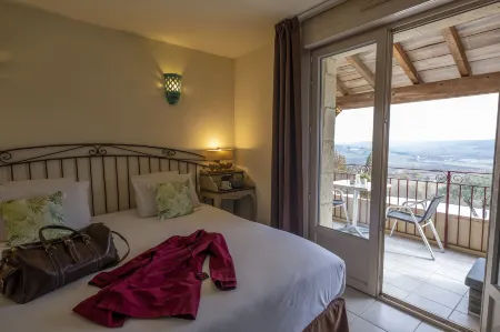 Le Belvédère Hotel et Bien être Отели в г. Монтегю-де-Керси