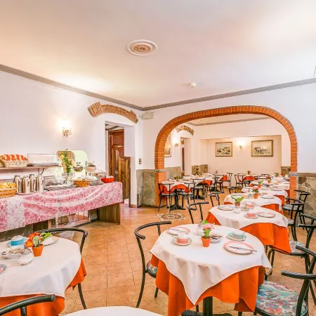 Hotel Arno Bellariva Отели рядом с достопримечательностью «Лунгарно дель Темпио»